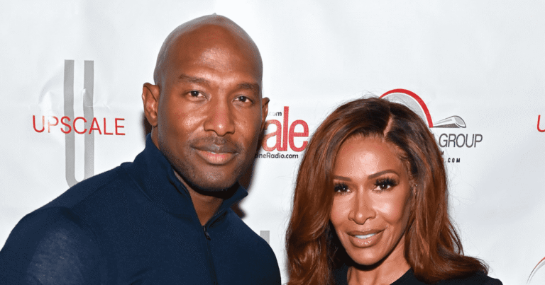 martell holt net worth